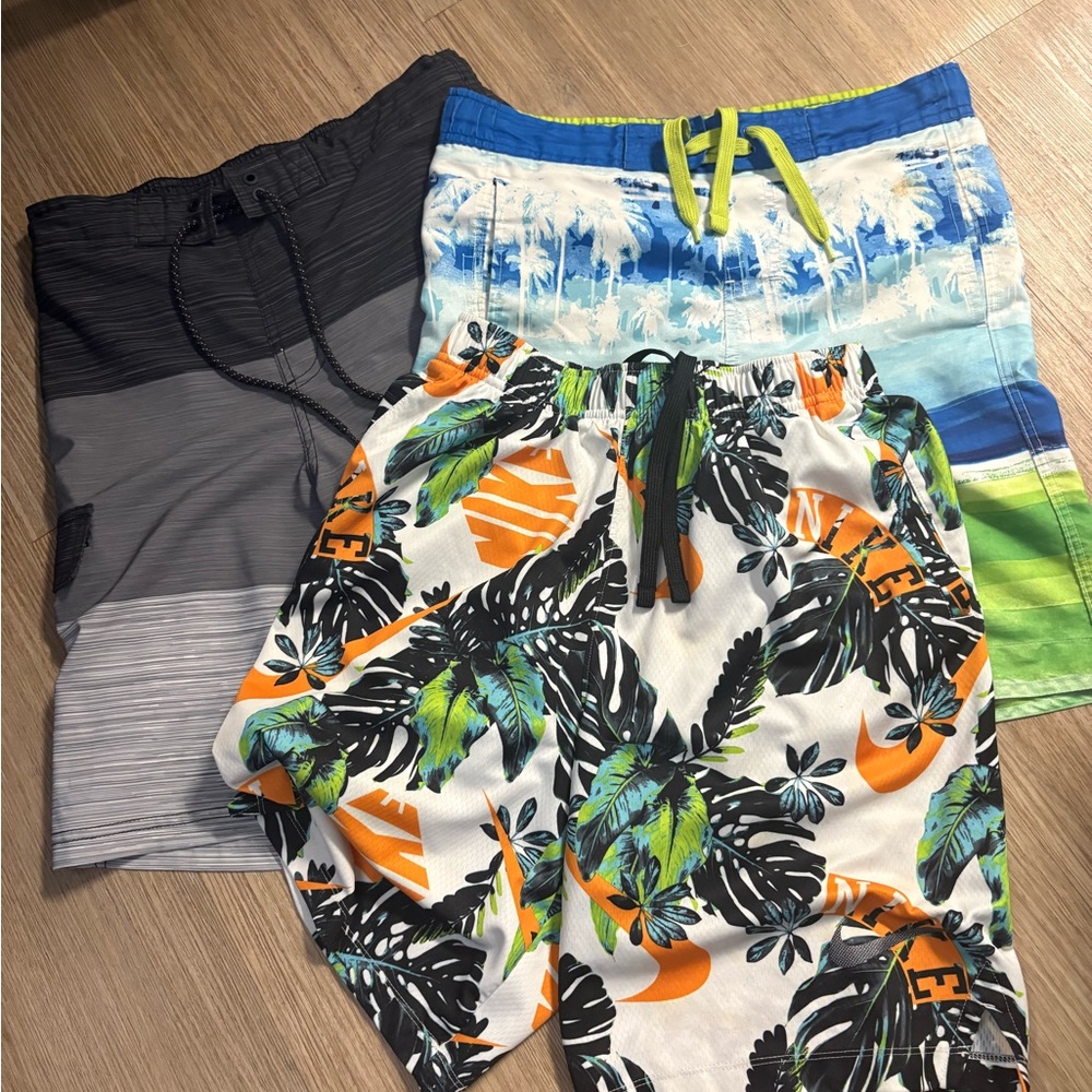 Stylish Men's Multi-Color Shorts Set